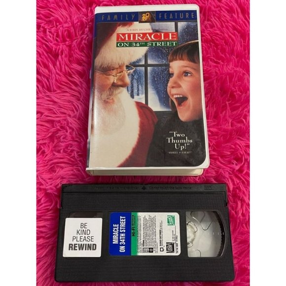 MIRACLE ON 34TH STREET VHS - Picture 2 of 4